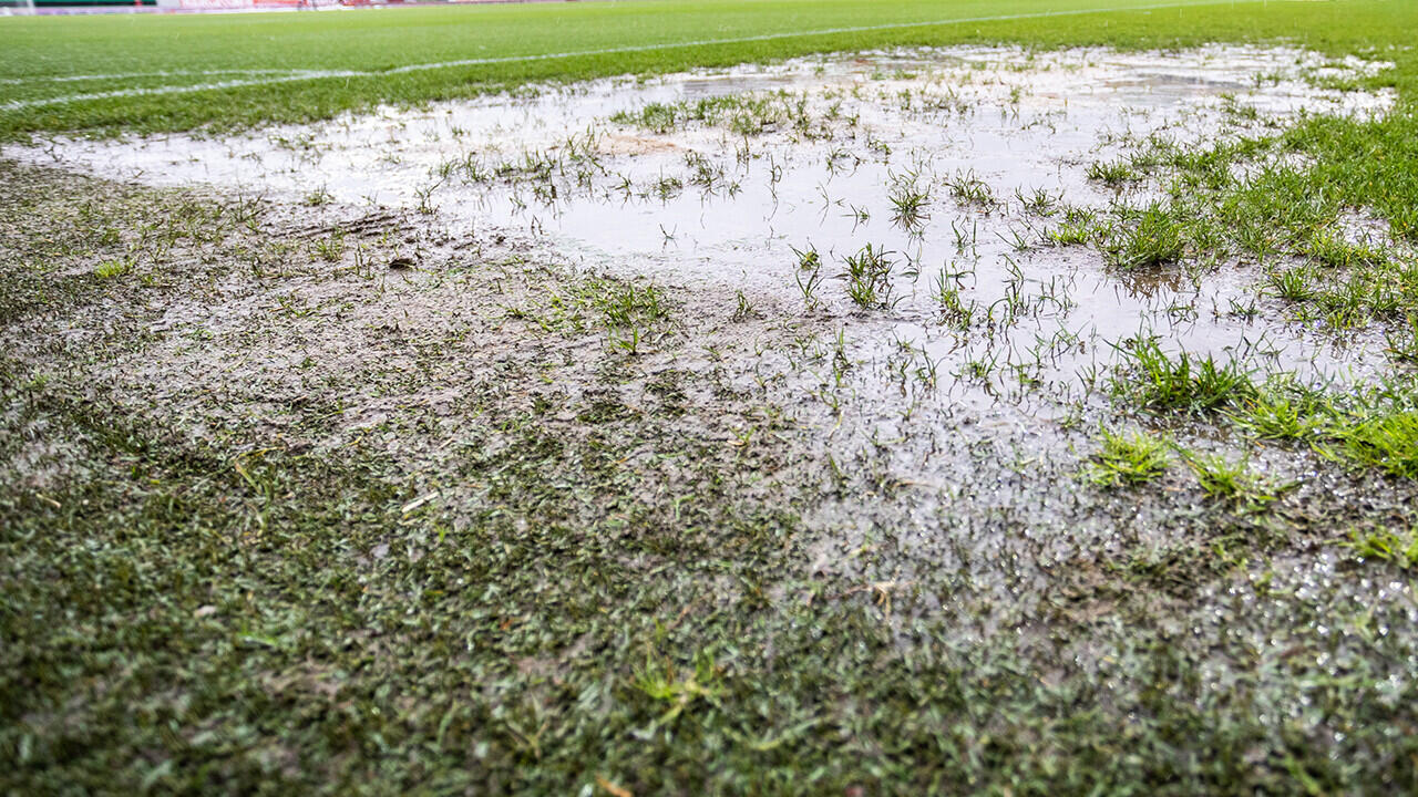  Land unter: Sportvereine vor Scherbenhaufen