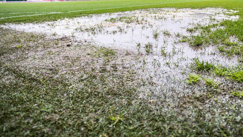 Land unter: Sportvereine vor Scherbenhaufen