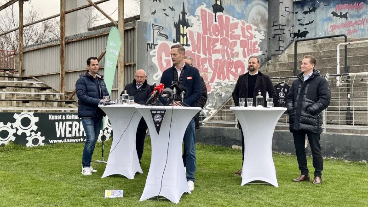 Die Pressekonferenz, bei der der Neubau des WSC-Platzes verkündet wurde