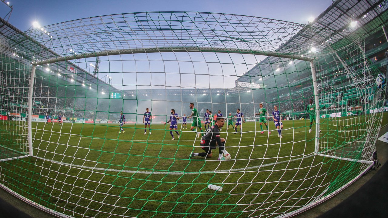 These: Zuletzt zehn Jahre ohne Derby-Heimsieg in Hütteldorf: Rapid dreht den Spieß um und wird im nächsten Jahrzehnt kein Heim-Derby mehr verlieren.